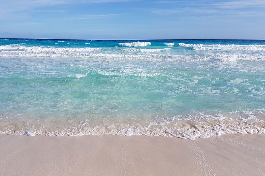 playa delfines cancun mexico